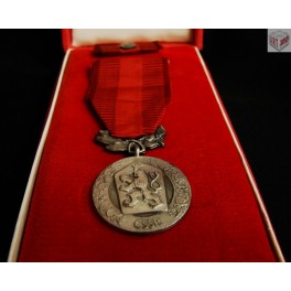 Medaile, Za zásluhy o obranu vlasti, 1986 Medaile, Za zásluhy o obranu vlasti, 1986