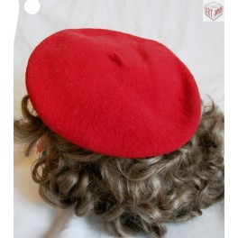 Baret červený 1/2 20. století Baret červený 1/2 20. století